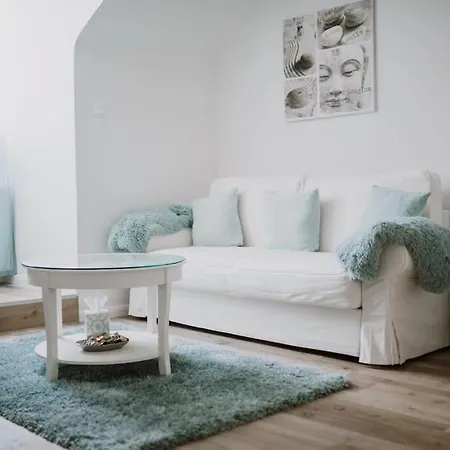 Mimi's Apartman *